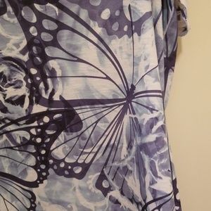 Signature Studio Tops - ❤Blue tye dye butterfly Top Assymetrical hem Signature Studio Tops - ❤Blue tye dye butterfly Top Assymetrical hem